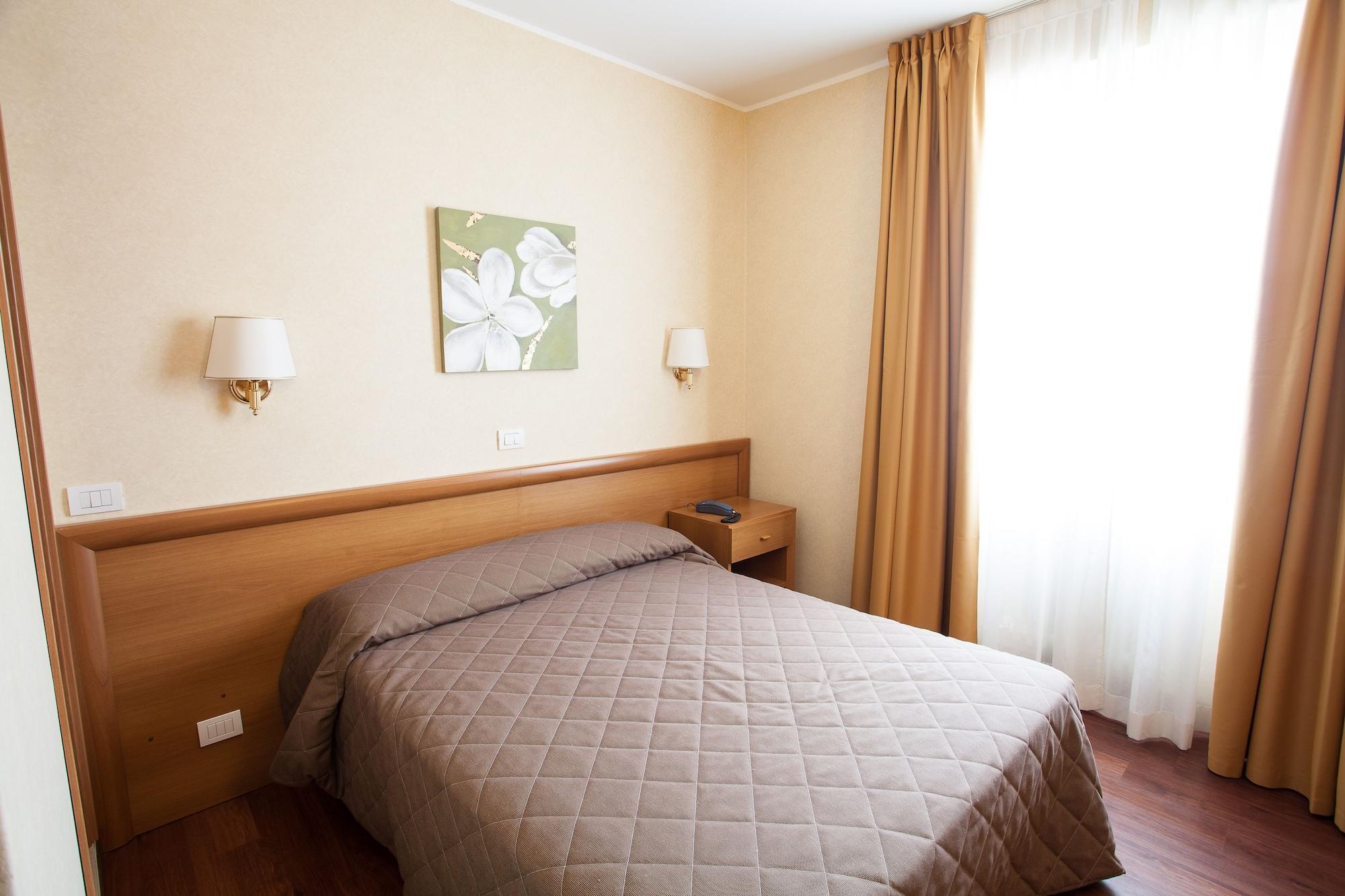 Hotel Esperia Rho Esterno foto